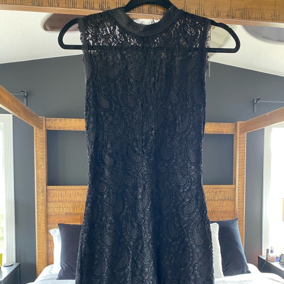 Sexy GUESS Fitted Black Lace Dress - Picture 5 of 12